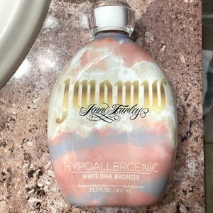 JWOWW Hypoallergenic white DHA Bronzer
